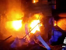 Жилой дом загорелся в Татарстане после хлопка газовоздушной смеси