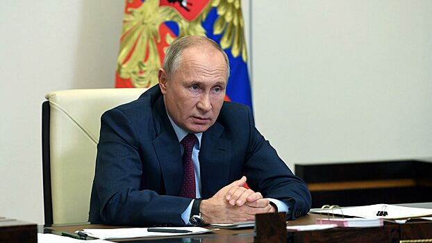 Путин анонсировал выпуск новых российских вакцин от COVID-19