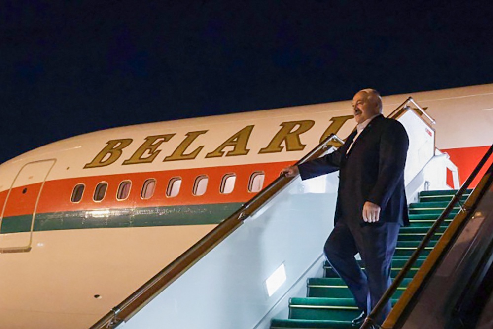 Лукашенко прибыл с государственным визитом в Азербайджан