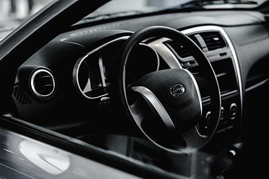 Пьяная москвичка посадила за руль автомобиля ребенка