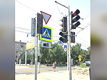 Фото: на Красном проспекте поставили новые светофоры