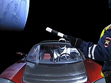 Tesla в космосе стала мемом