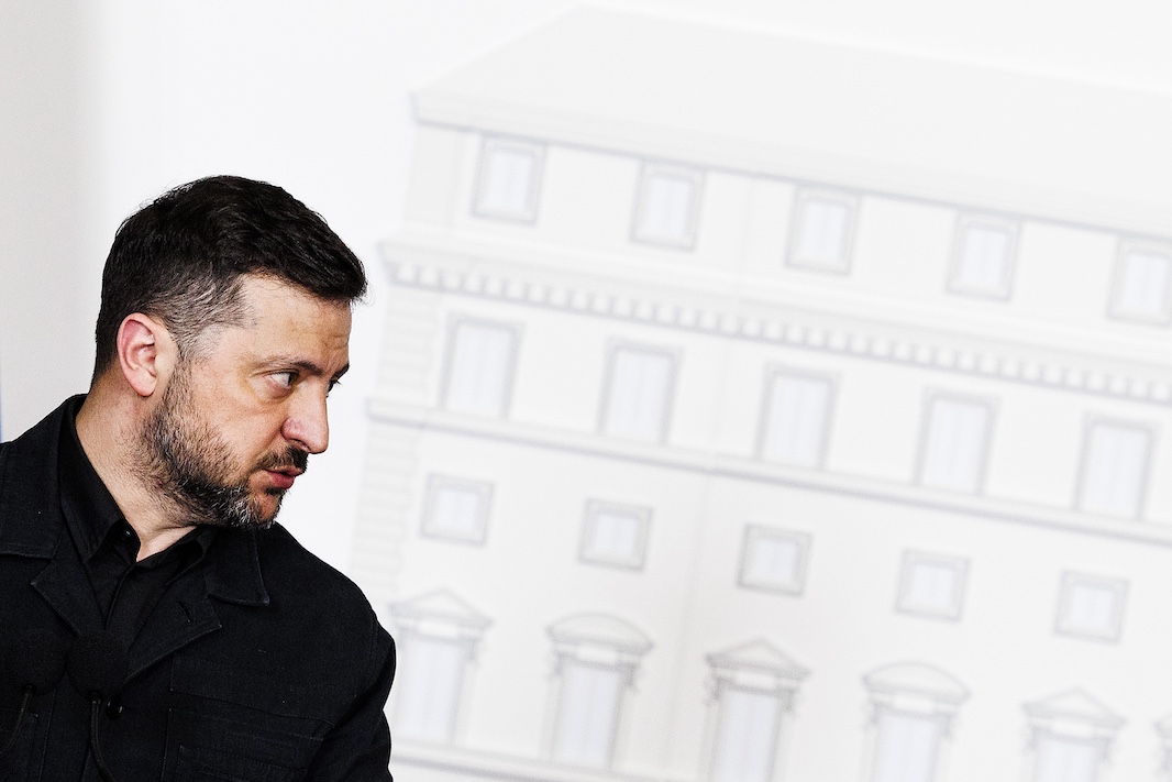 Politico: новый коррупционный скандал на Украине стал кошмаром для Зеленского