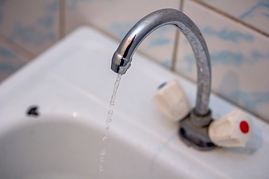 Вода пропала в новокузнецких домах из-за коммунальной аварии