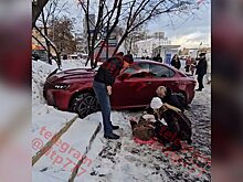 Водитель Lexus выехал на тротуар на Хорошёвском шоссе