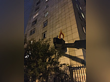 На месте «распятого Гагарина» — свеча: в Перми уличные художники почтили память Александра Жунева