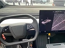 Tesla Cybertruck демонстрирует скромный интерьер
