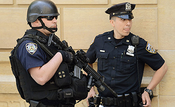 ЧП в США: неизвестные устроили стрельбу у здания суда