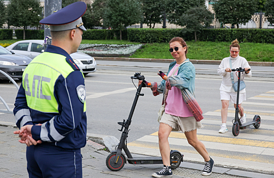 Для электросамокатчиков предлагают ввести страхование по аналогии с ОСАГО