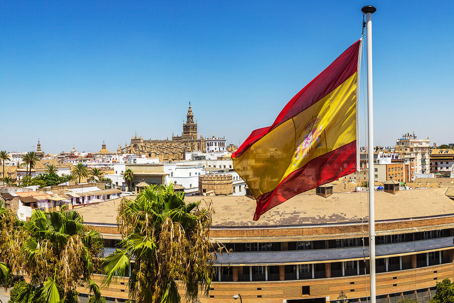 Испания отказалась упрощать легализацию для ряда граждан России