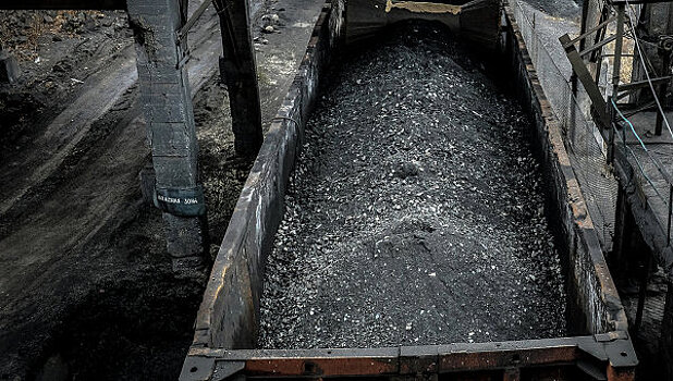 Власти ДНР возобновили поставки угля Киеву