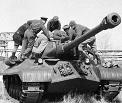На ЧТЗ воссоздали фотографию "приемки" танка Иосиф Сталин