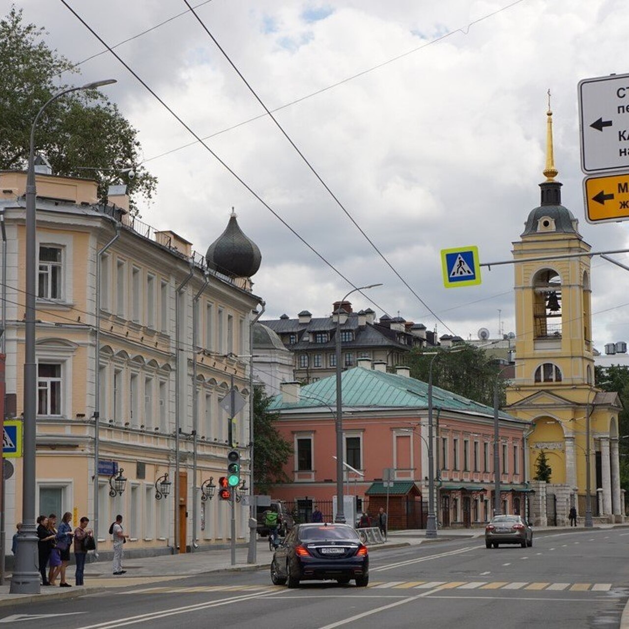 Старомонетный переулок в Москве: какие дома здесь самые старинные, какую  постройку хвалил Корбюзье и где «родился» капитан Врунгель - Рамблер/женский