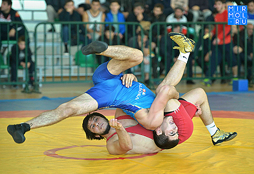 Двое дагестанских борцов выиграли студенческий чемпионат мира