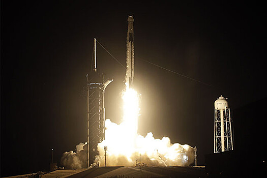 SpaceX отправила на МКС первую регулярную миссию