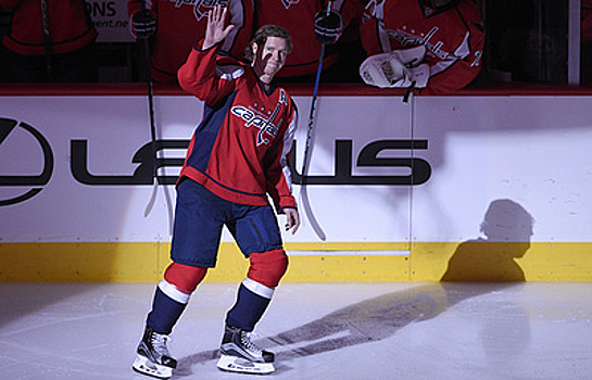 Нападающий "Вашингтона" Бэкстрем признан первой звездой недели в НХЛ