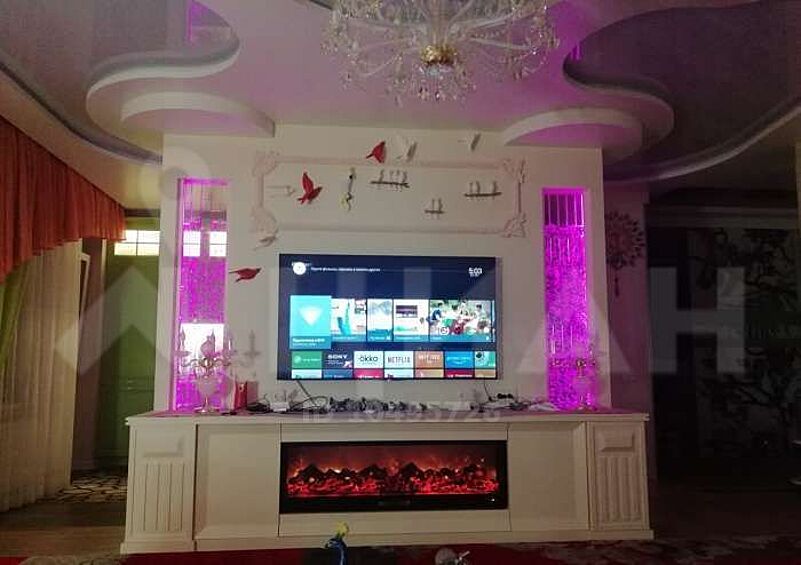 Уютно дома у камина.