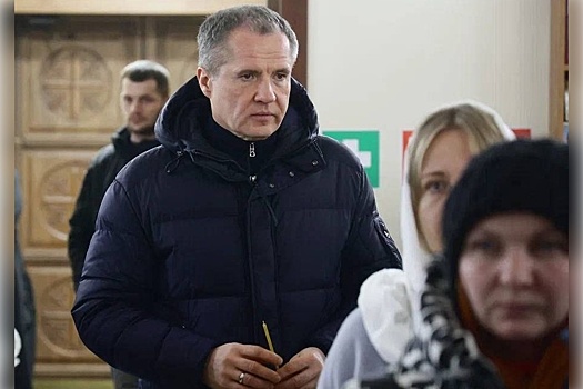 Вячеслав Гладков: К уборке дорог и улиц Белгородщины привлечены 750 единиц спецтехники и 1500 человек