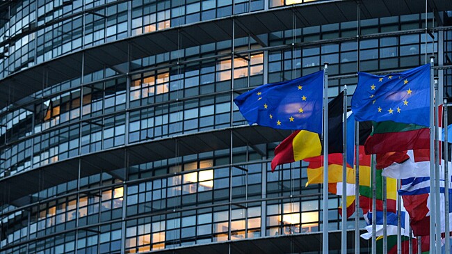 «Стремительное разрушение»: как ЕС манипулируют Украиной