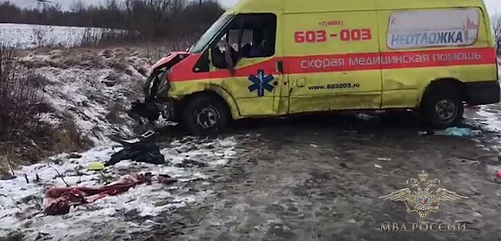 Опубликовано видео с места ДТП, в котором погиб водитель скорой