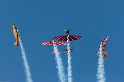 На авиашоу в Воронеже покажут синхронный пилотаж с дымовым сопровождением