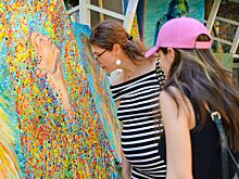 Около 2 тыс. 500 художников участвуют в выставке «Искусство рядом» на Никитском бульваре