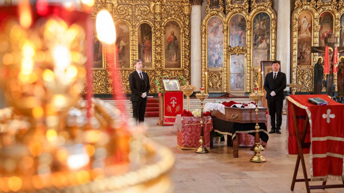 Церемония прощания с народным артистом Робертом Ляпидевским прошла в Москве
