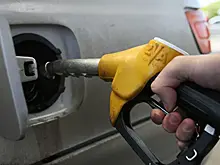 Украинцы попросили Зеленского снизить цены на бензин