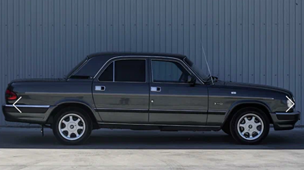 В РФ продают ГАЗ-3110 в версии "Президент": 11 000 км и кожаный салон