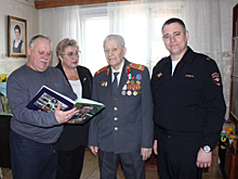 В Самарской области с юбилеем поздравили ветерана МВД Михаила Чудновца