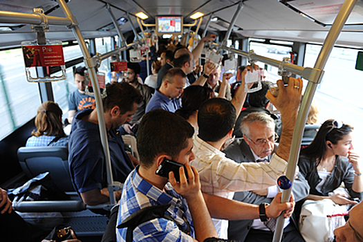 Россиянам объяснили бездействие жертв приставаний в транспорте