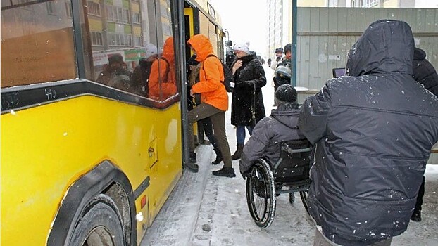 Кировские водители низкопольного транспорта не умеют пользоваться оборудованием для перевозки маломобильных людей