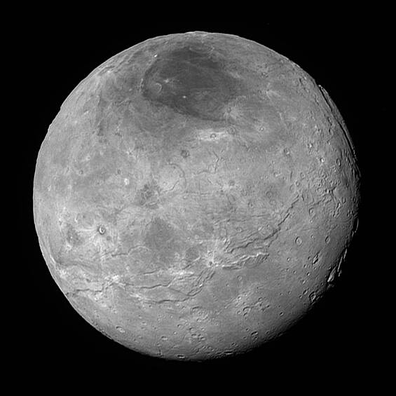 Изображение Харона - крупнейшего спутника Плутона, полученное зондом New Horizons