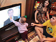 Медведев утвердил соцвыплаты для молодых семей на 2017 год