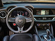 В Alfa Romeo выяснили, что водителям не нужны огромные экраны в автомобилях