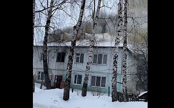 В деревне Ибредь Шиловского района загорелся двухэтажный дом