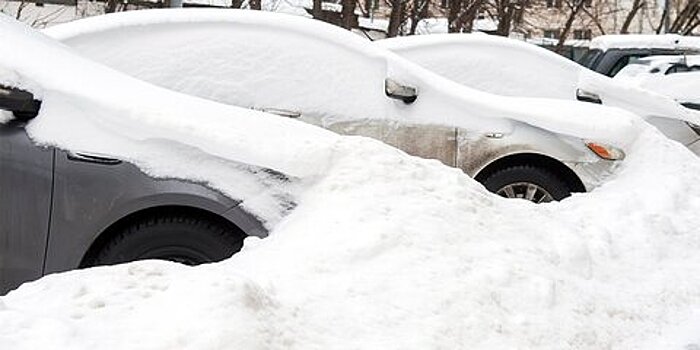 Автоэксперты рассказали, как откопать свою машину после сильного снегопада