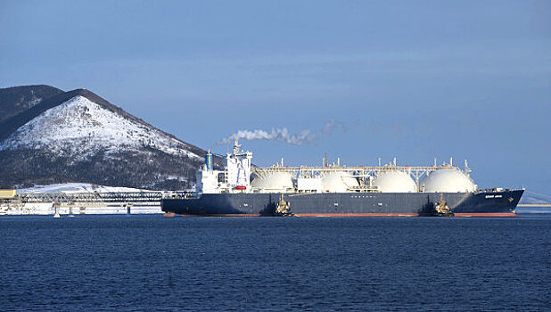 В Баренцевом море терпит бедствие норвежский танкер