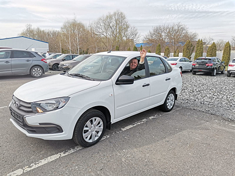 11 пострадавших на производстве курян получили специальные автомобили