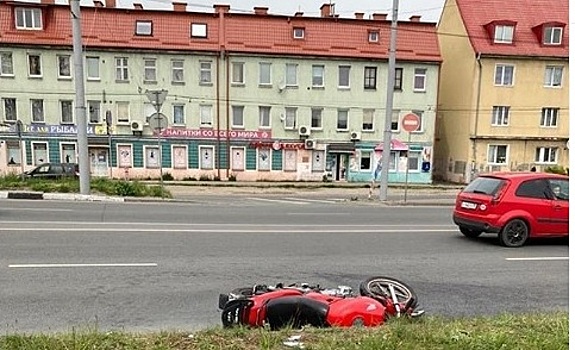 В Калининграде разбилась мотоциклистка