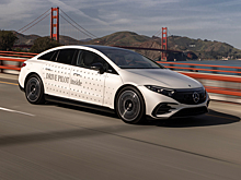 Владельцам Mercedes-Benz разрешили ездить на автопилоте, не держась за руль