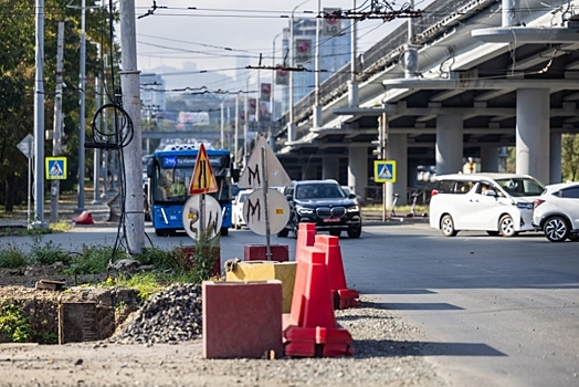 Во Владивостоке продолжается ремонт одного из самых загруженных перекрестков: Шестаков дал поручения