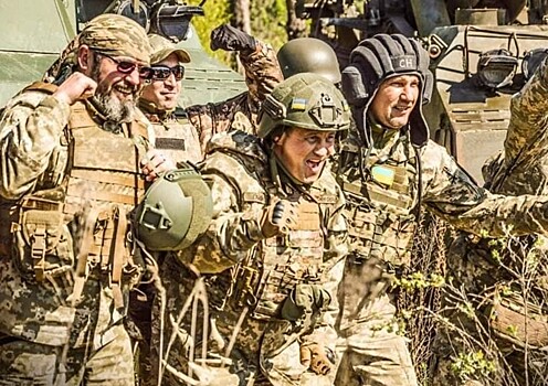 На границе с Украиной заметили крупную группировку войск