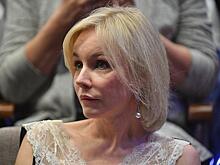 Смелый casuаl: 55-летняя Зудина появилась на премьере в наряде с модным принтом