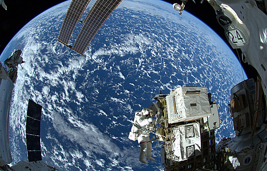 "Роскосмос" отказался доставлять на МКС американских астронавтов