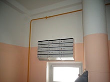 Подрядчики отремонтировали подъезды в жилом доме поселка Знамя Октября