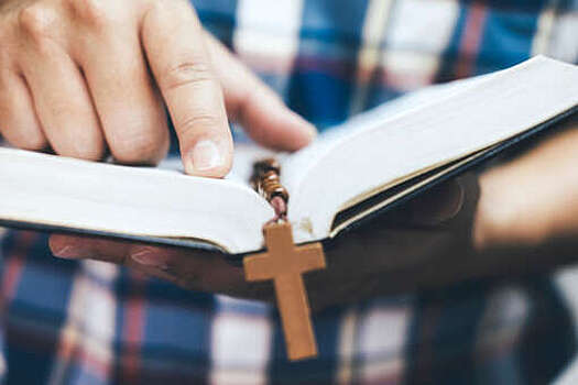 В Ужгороде верующие УПЦ протестуют против мобилизации священника