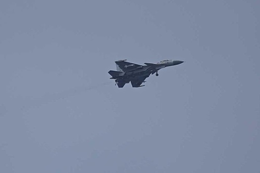 Появилось видео падения истребителя J-15  в Китае