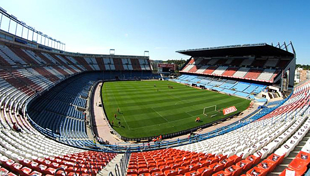 "Барселона" и "Севилья" сыграют на стадионе мадридского "Атлетико"