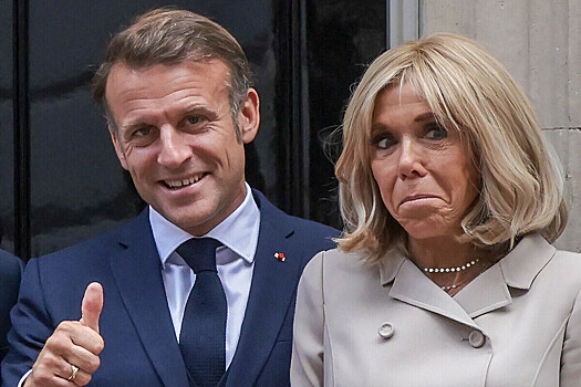 Боится, что штаны оттопырятся: что разрушает психику Брижит Макрон